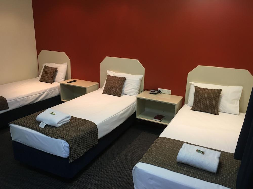 Bluewater Harbour Motel โบเวน ภายนอก รูปภาพ