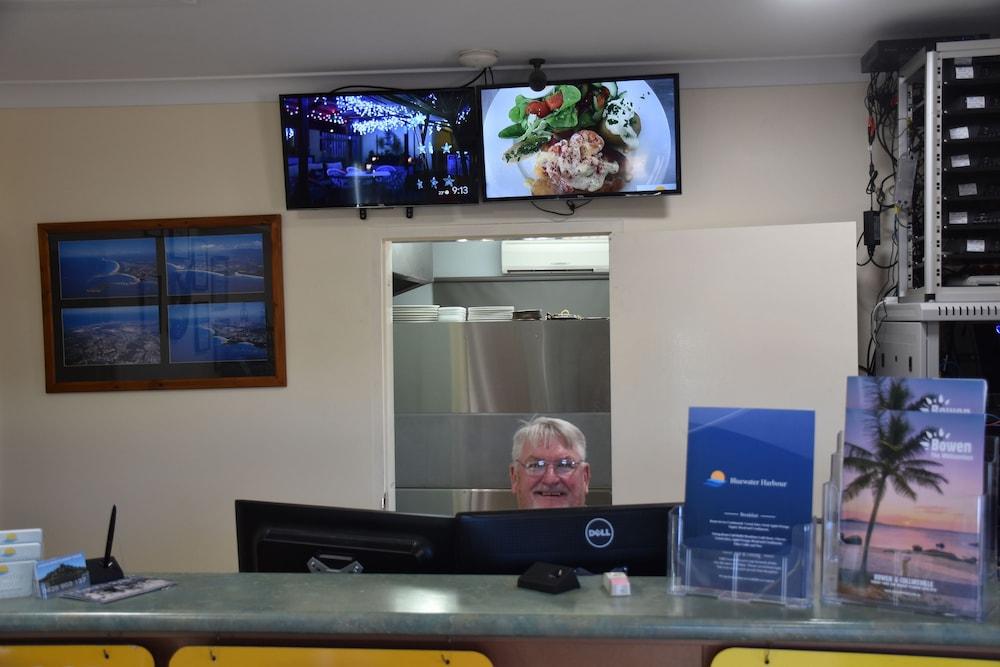 Bluewater Harbour Motel โบเวน ภายนอก รูปภาพ