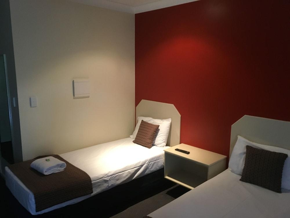 Bluewater Harbour Motel โบเวน ภายนอก รูปภาพ