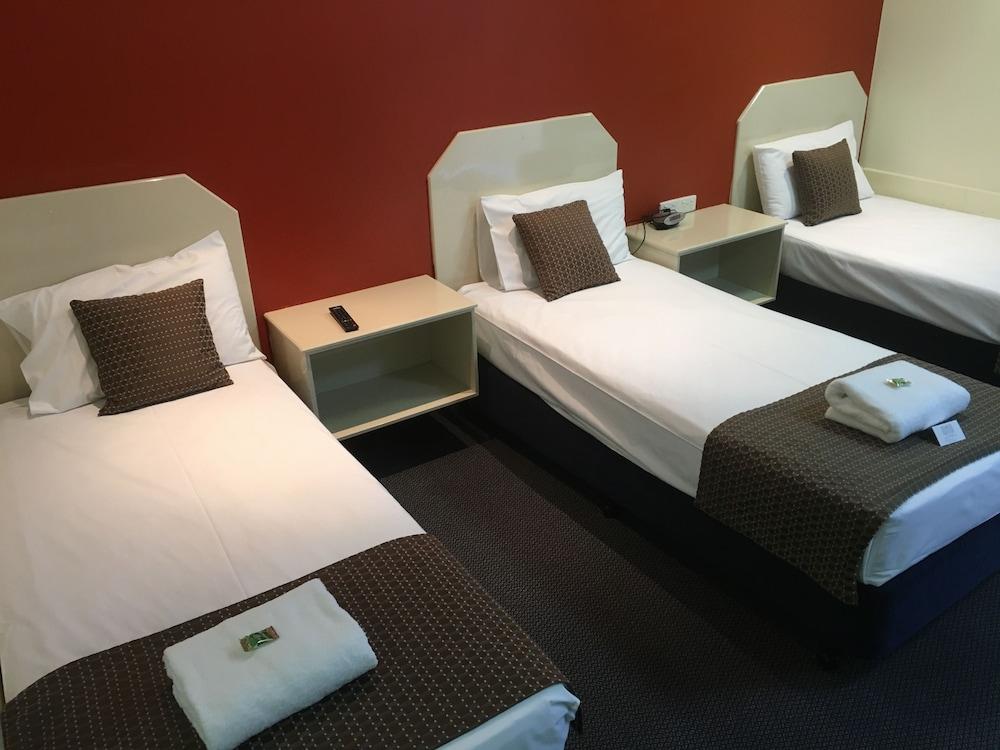 Bluewater Harbour Motel โบเวน ภายนอก รูปภาพ