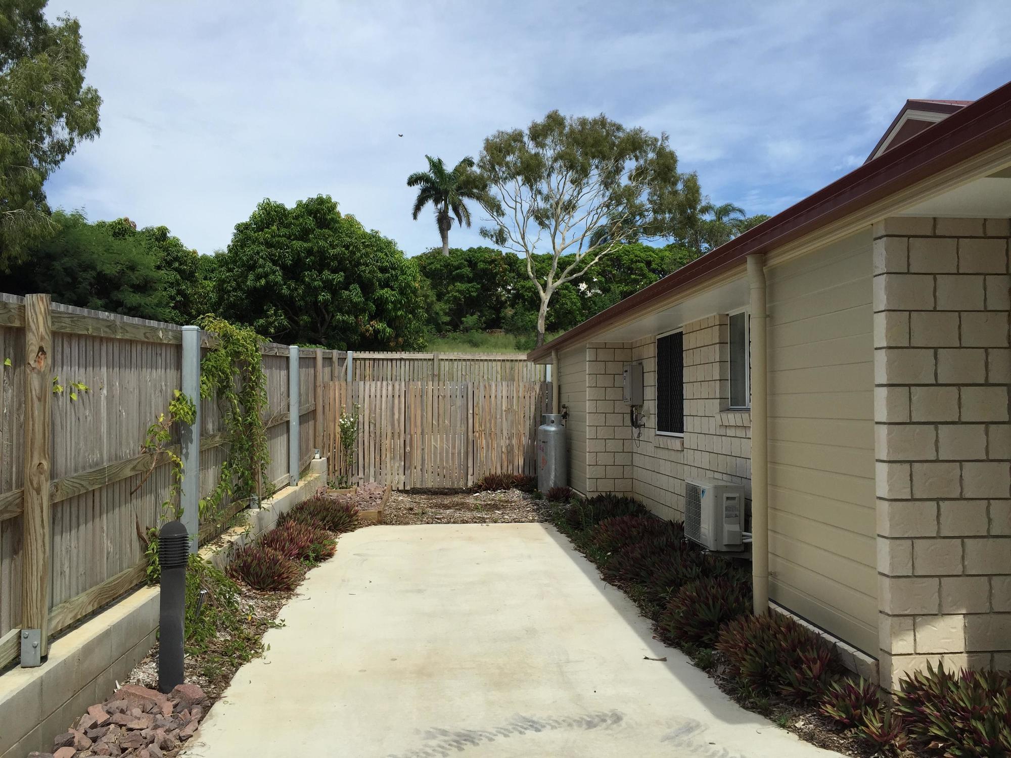 Bluewater Harbour Motel โบเวน ภายนอก รูปภาพ