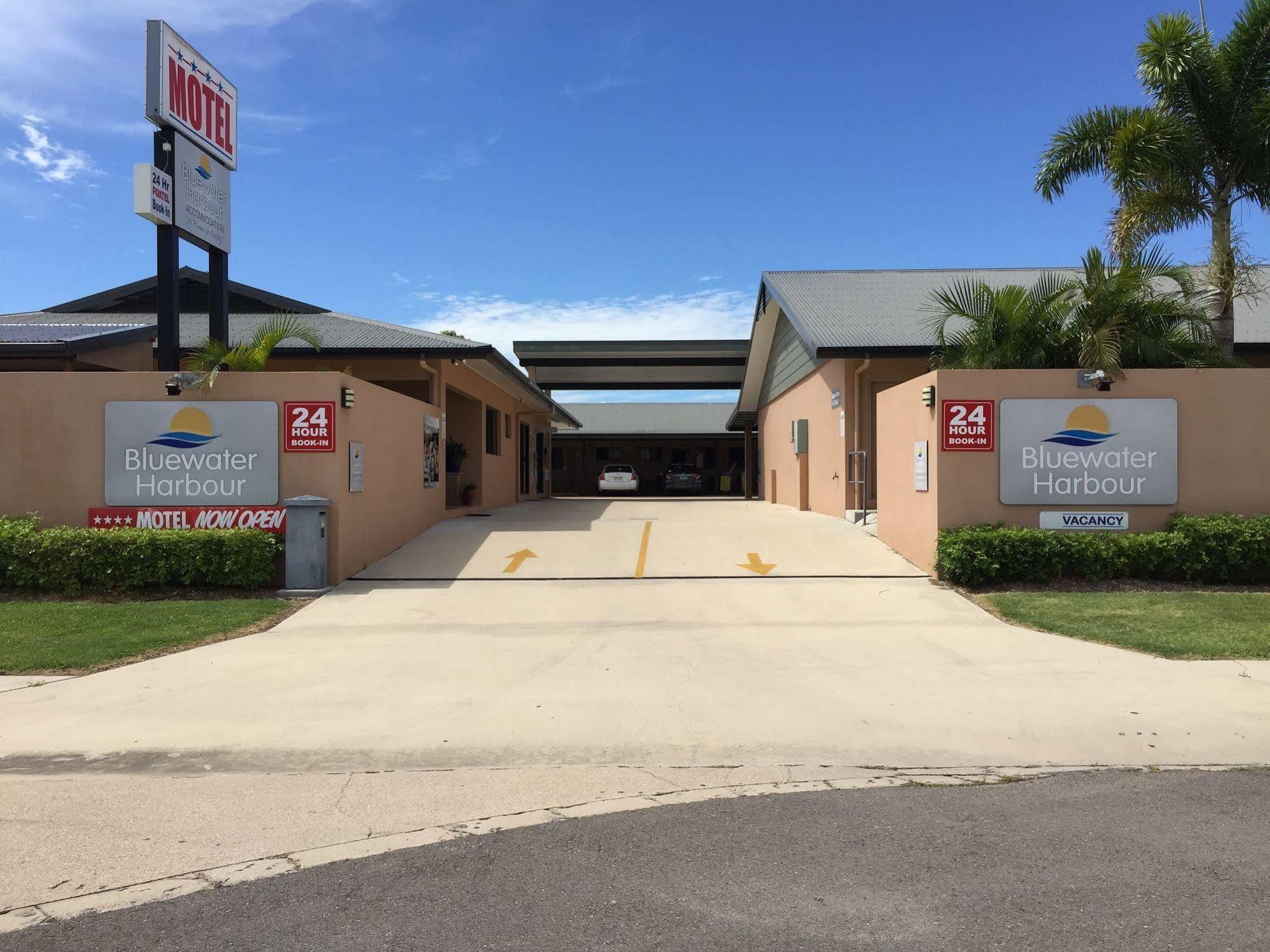 Bluewater Harbour Motel โบเวน ภายนอก รูปภาพ