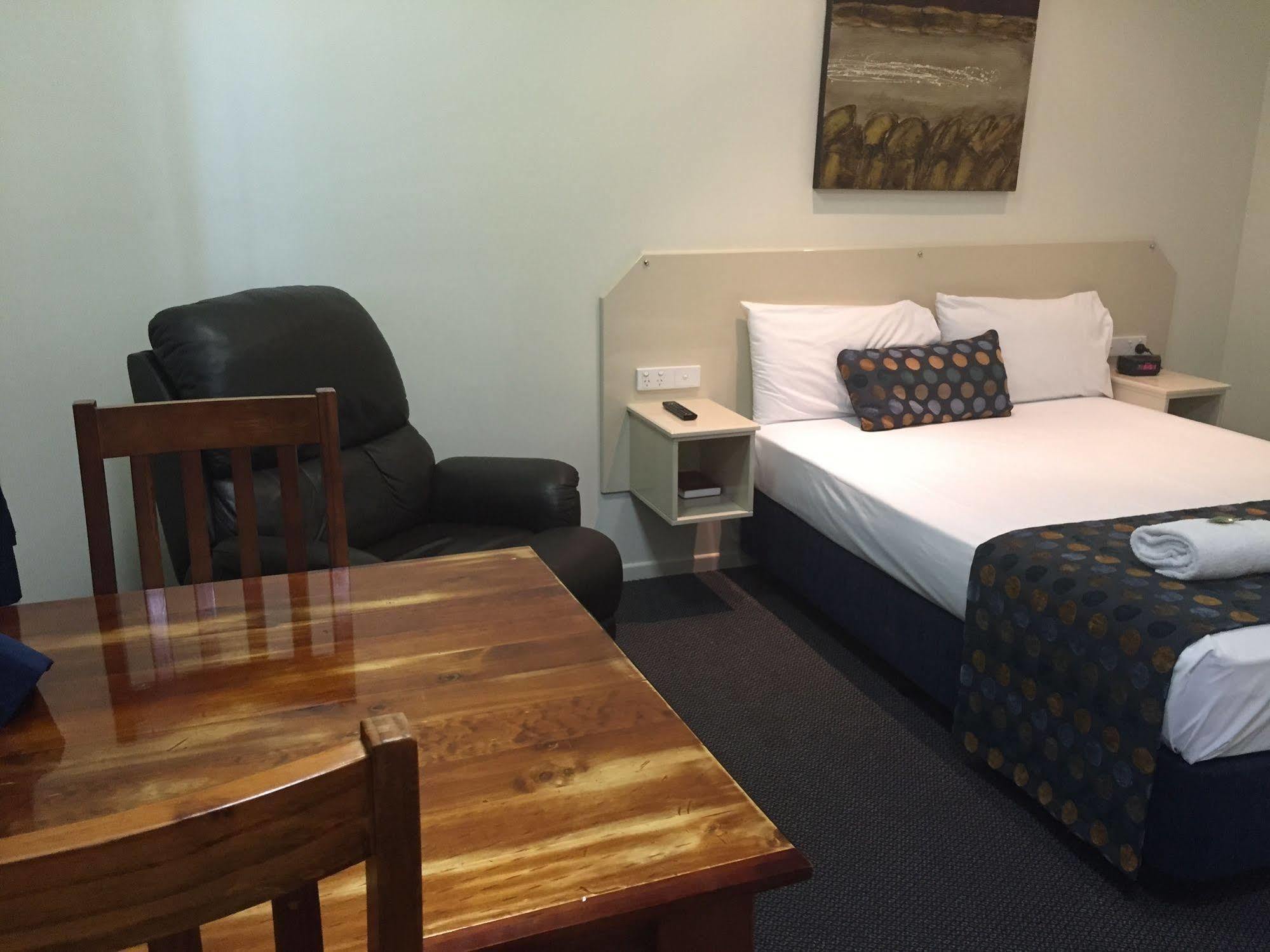 Bluewater Harbour Motel โบเวน ภายนอก รูปภาพ