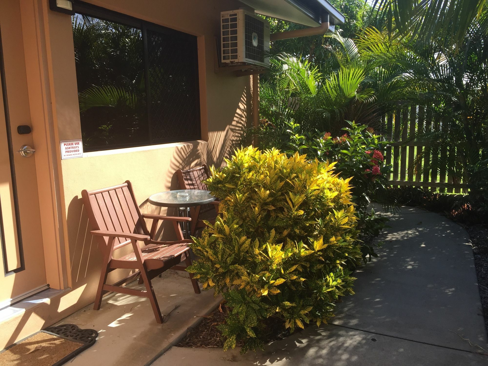 Bluewater Harbour Motel โบเวน ภายนอก รูปภาพ